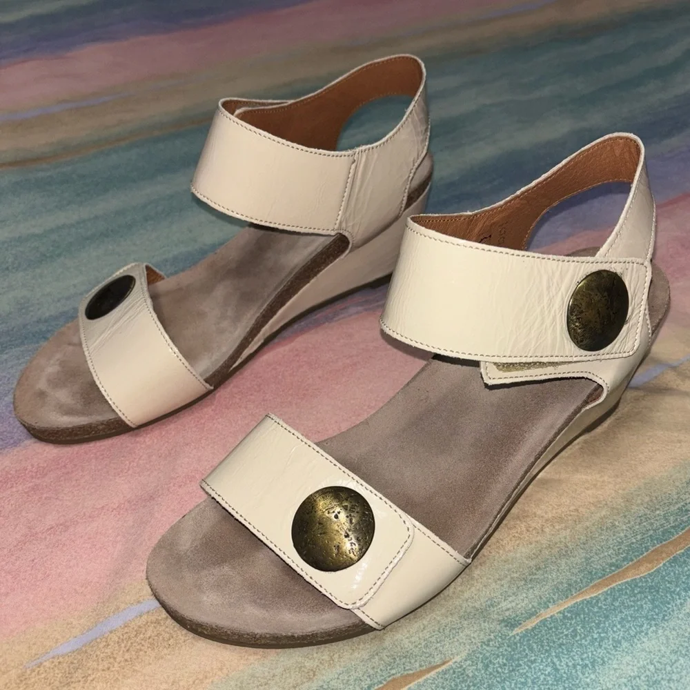 Taos Carousel 2-Strap Wedge Sandals women’s size EU 41 / US 10 - 10.5